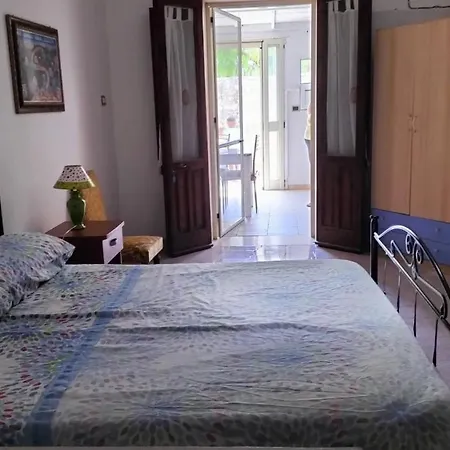 La Casa Del Contadino Apartment *